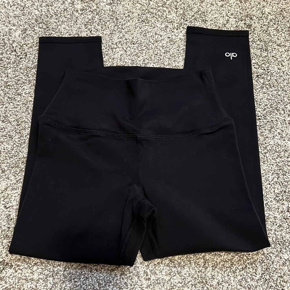 Alo Yoga High Waist Airbrush Capri Leggings